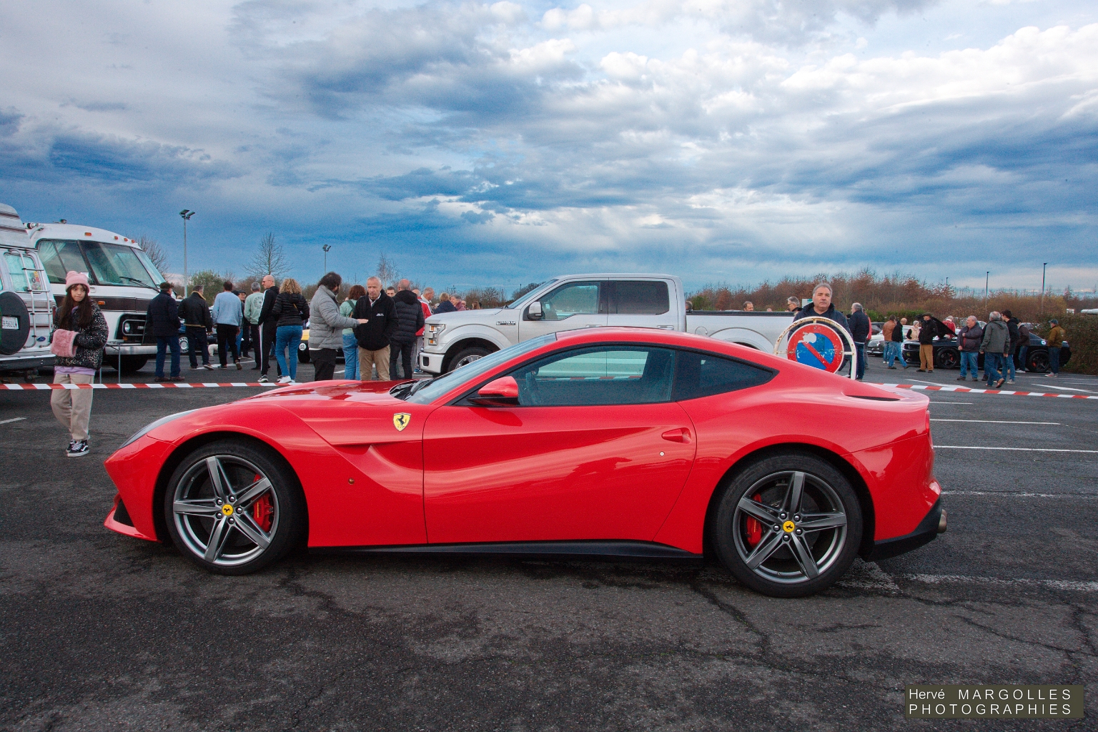 Ferrari F12_02.jpg